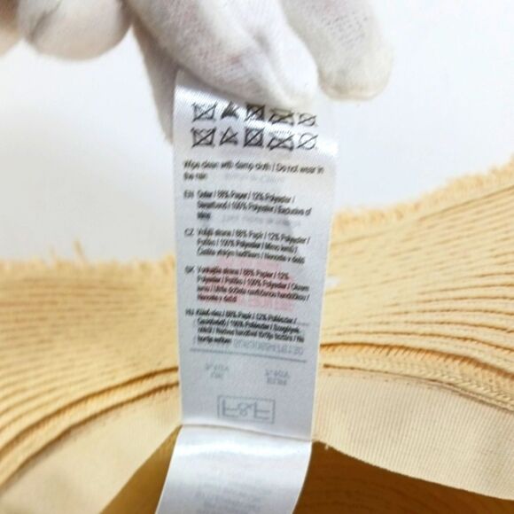 F&F Floppy Rim Banded Straw Like Hat With Daisy Applique Accents. - Picture 10 of 10